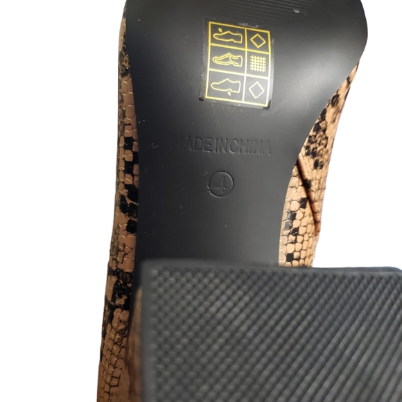 ROSE GOLD & BLACK SNAKESKIN BOOT NWOT SZ 4 UNBRANDED 4" HEEL - Picture 3 of 6